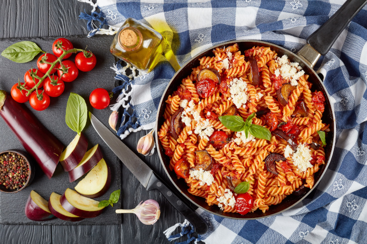 Makaron fusilli z sosem na bazie pomidorów